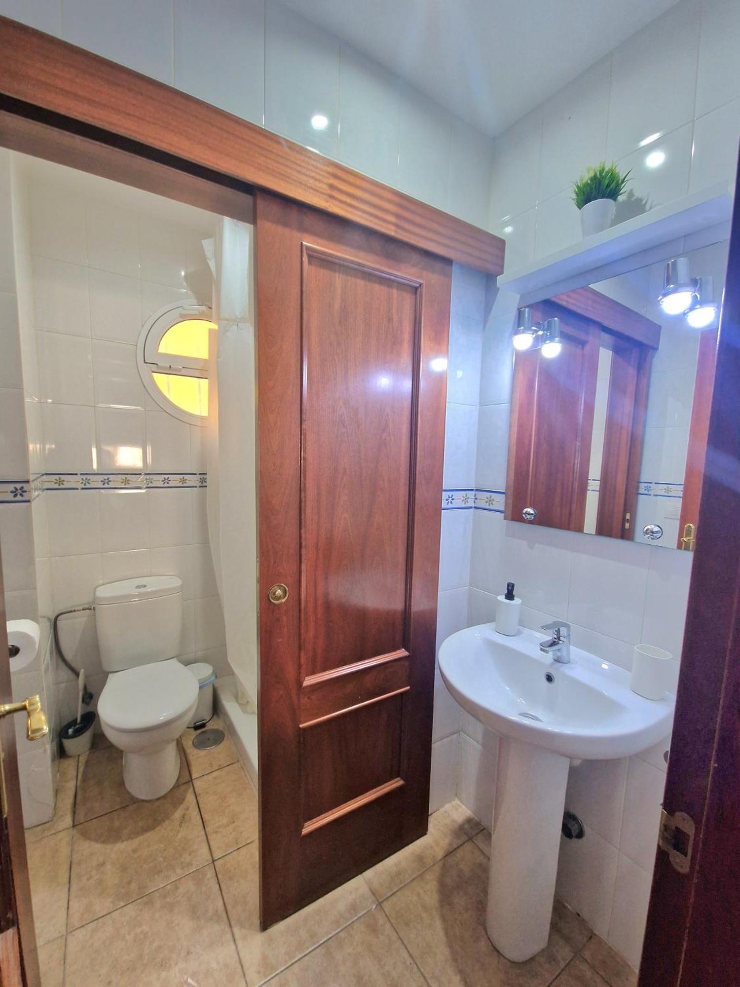 Spacious Independent Chalet Next The Airport - Sea 산이시드로 외부 사진