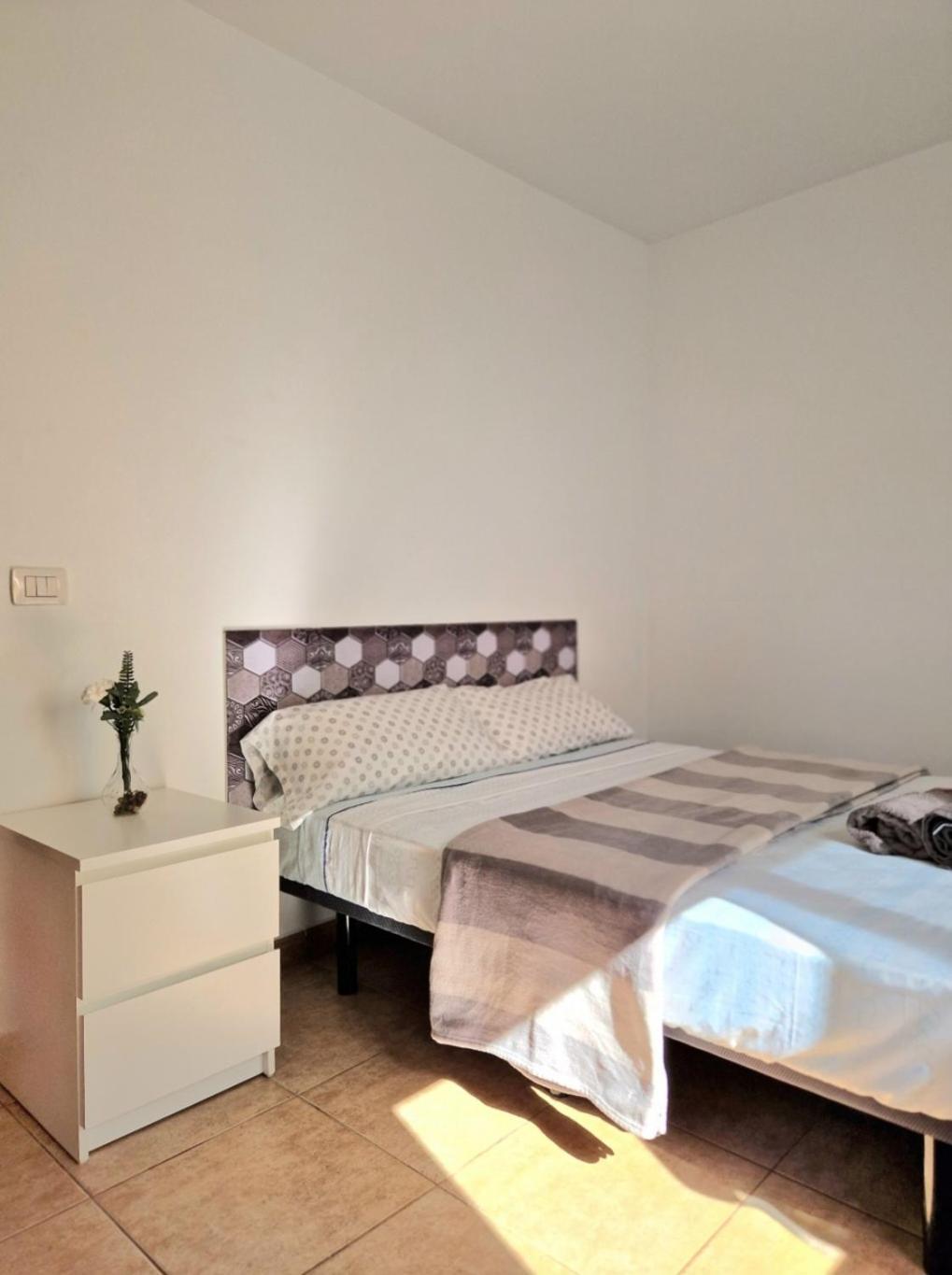 Spacious Independent Chalet Next The Airport - Sea 산이시드로 외부 사진