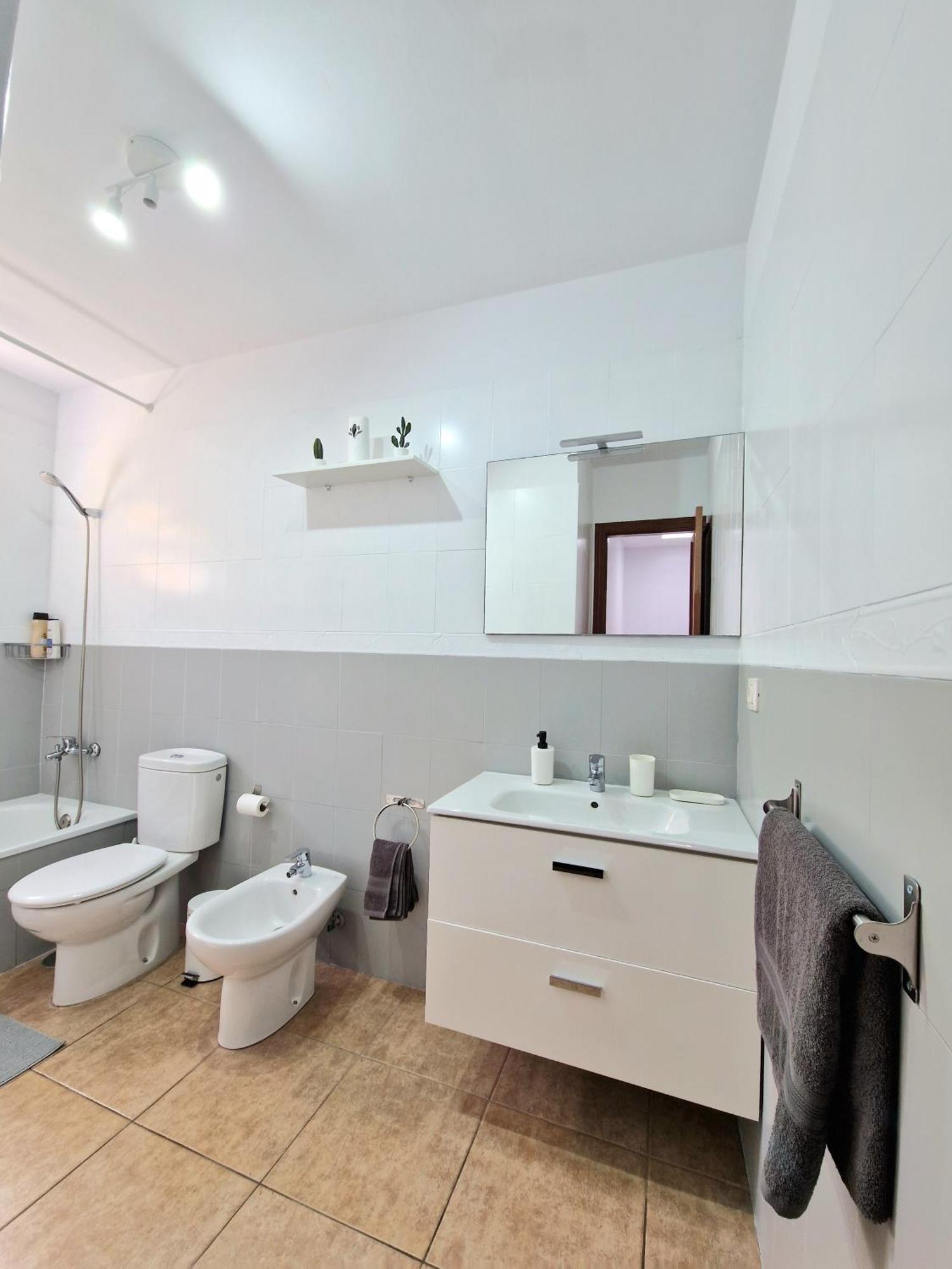 Spacious Independent Chalet Next The Airport - Sea 산이시드로 외부 사진